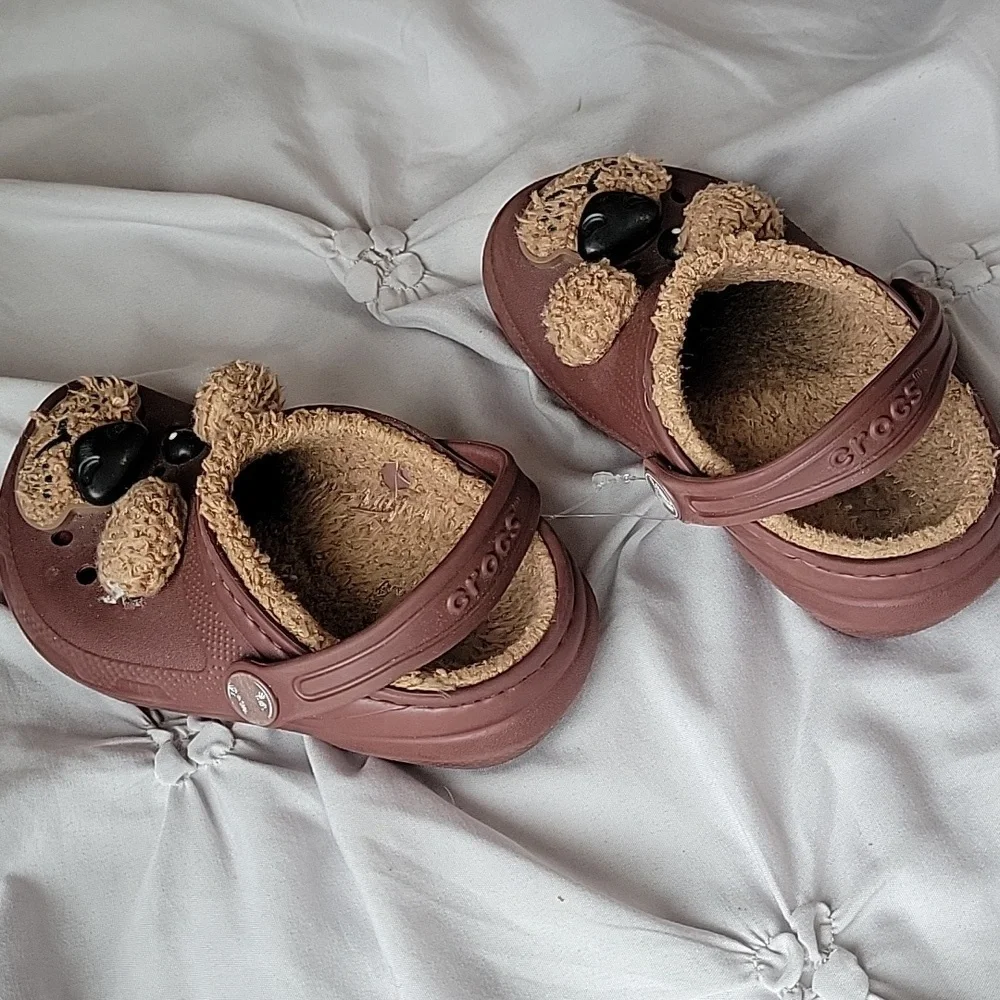CROCS Kids Brown Fuzzy-Lined Clog with Puppy Charm